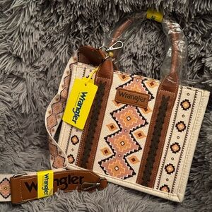 Wrangler Women's Tan and Brown Geometric Shoulder Bag